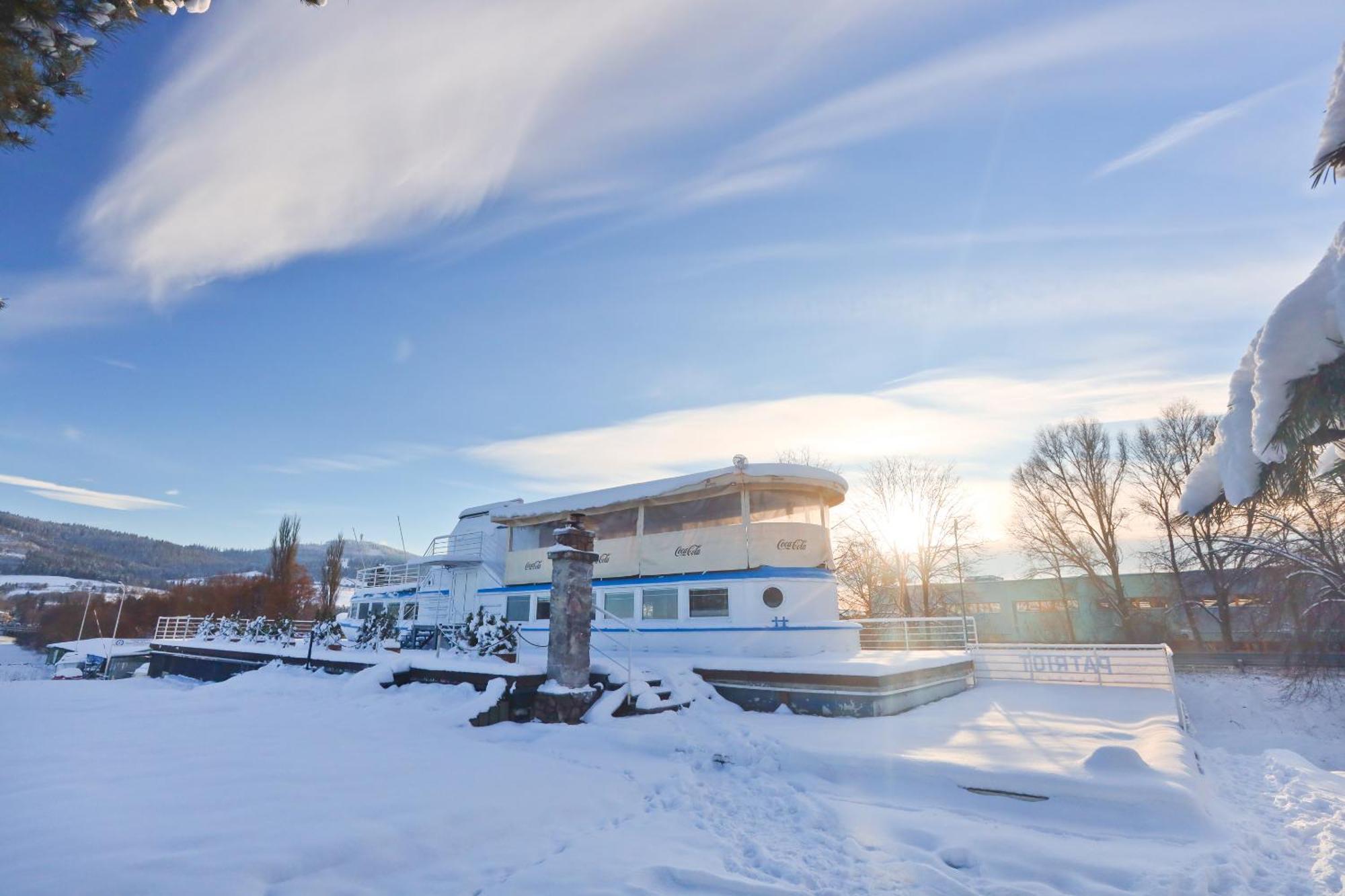 Unique Boat Apartments By Lake - Kajuta 1958 Námestovo Exteriér fotografie